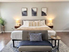 King Bed, Self-Checkin, Garage, WiFi - Your Dream Stay Near Disneyland!